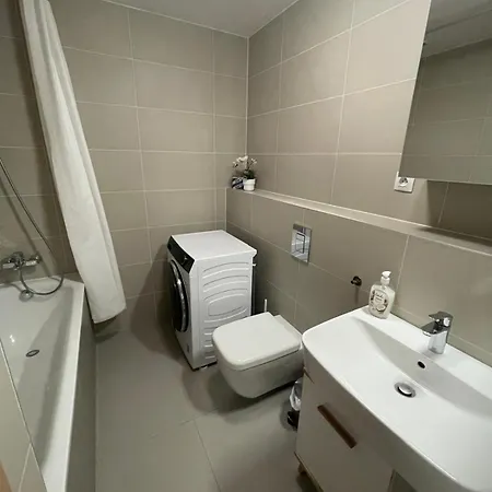 Apartment With Panoramic View By The Hockey Arena *