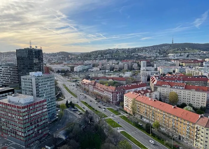 Apartment With Panoramic View By The Hockey Arena