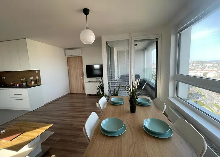 With Panoramic View By The Hockey Arena Apartment Pressburg