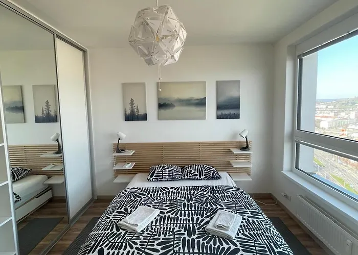 With Panoramic View By The Hockey Arena * Pressburg