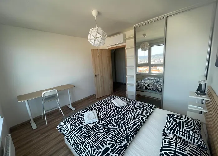 Apartment With Panoramic View By The Hockey Arena Bratislava