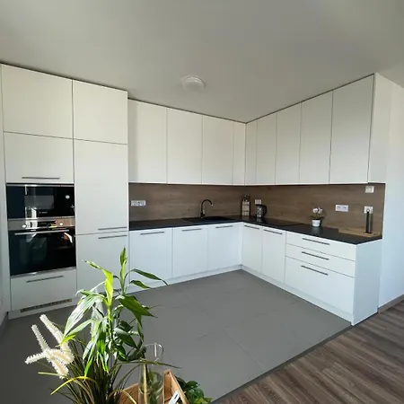 With Panoramic View By The Hockey Arena Apartman *