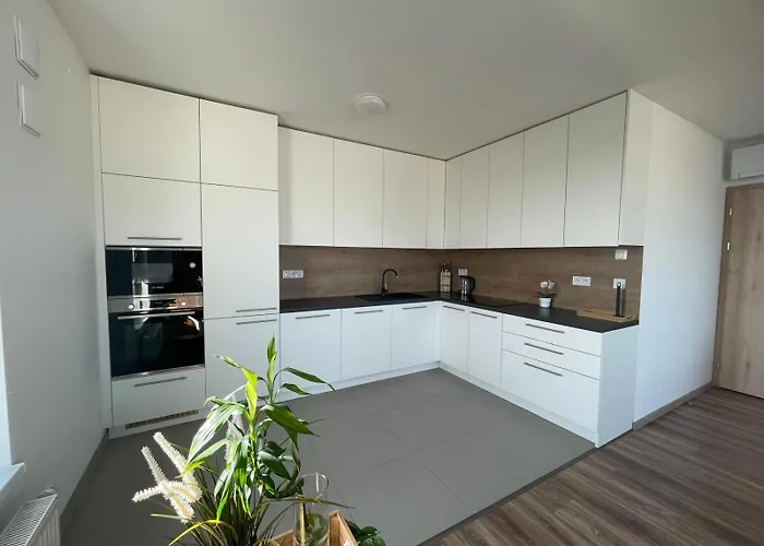 With Panoramic View By The Hockey Arena Apartman *